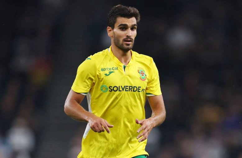 Mirandelense Rui Pires ruma à Ásia