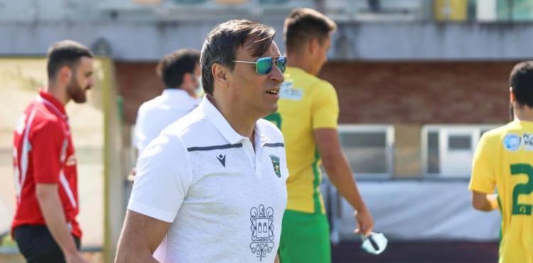 Carlos Silvestre é treinador do Carção
