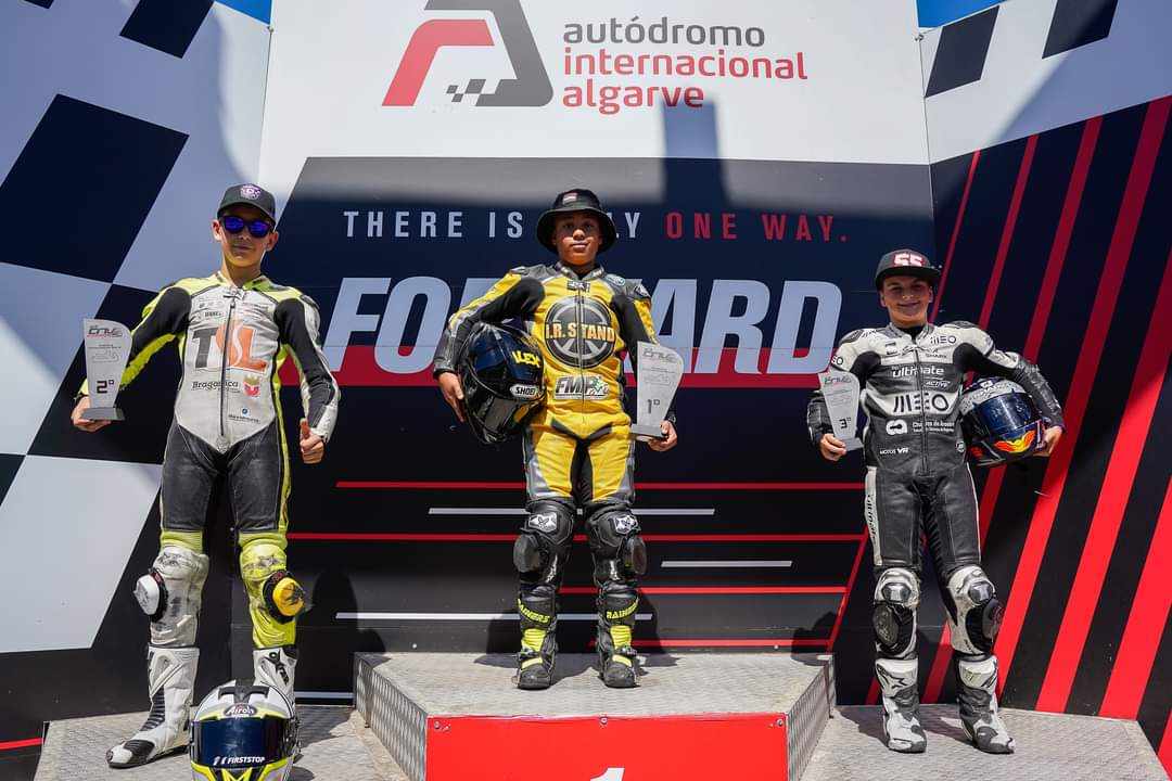 Tiago Rafael estreia-se no Autódromo Internacional do Algarve com um segundo lugar