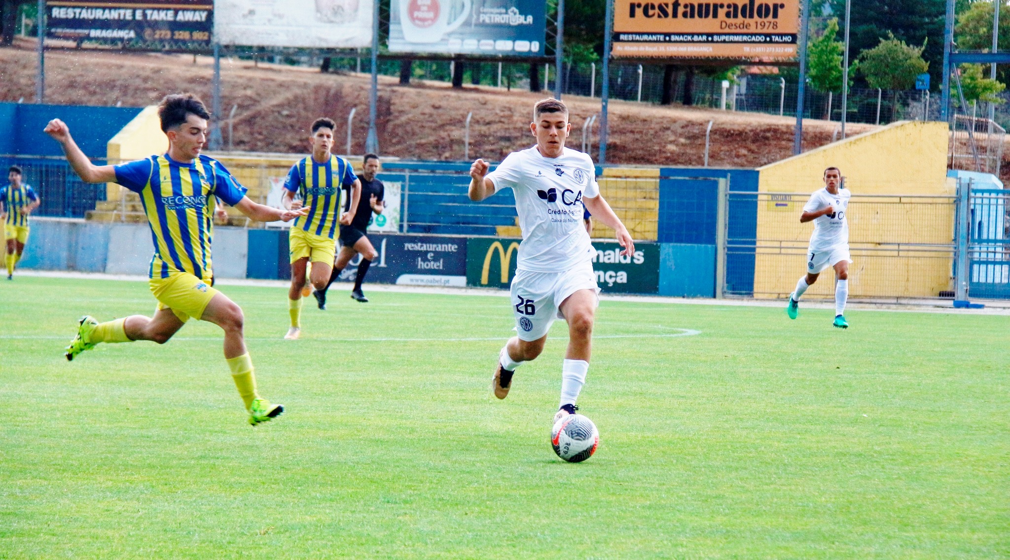 GDB desperdiça vantagem numérica e sofre derrota na recepção ao Vianense