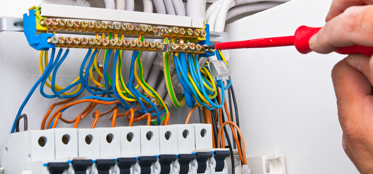 Comissões de festas fazem centenas de quilómetros para conseguir autorização da E-Redes