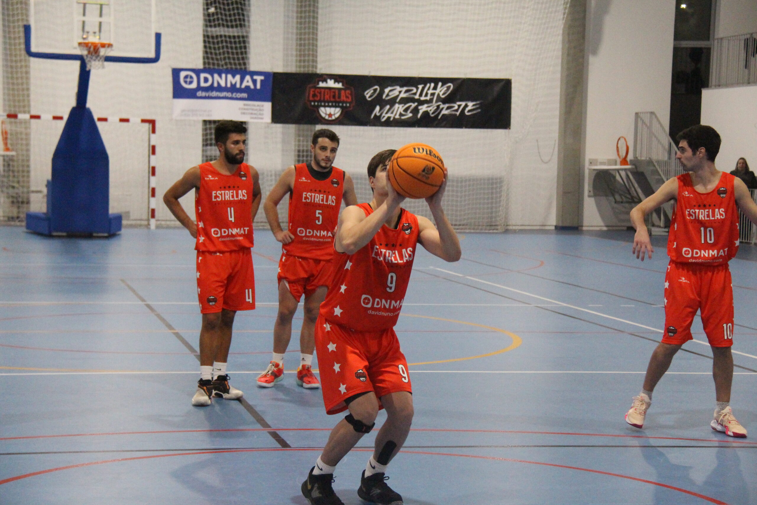 Estrelas Brigantinas vencem Paredes Basket por 58 pontos de diferença