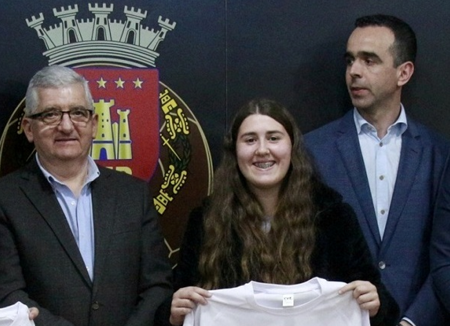 Árbitra da AF Bragança faz parte da equipa de arbitragem do Benfica x Estoril
