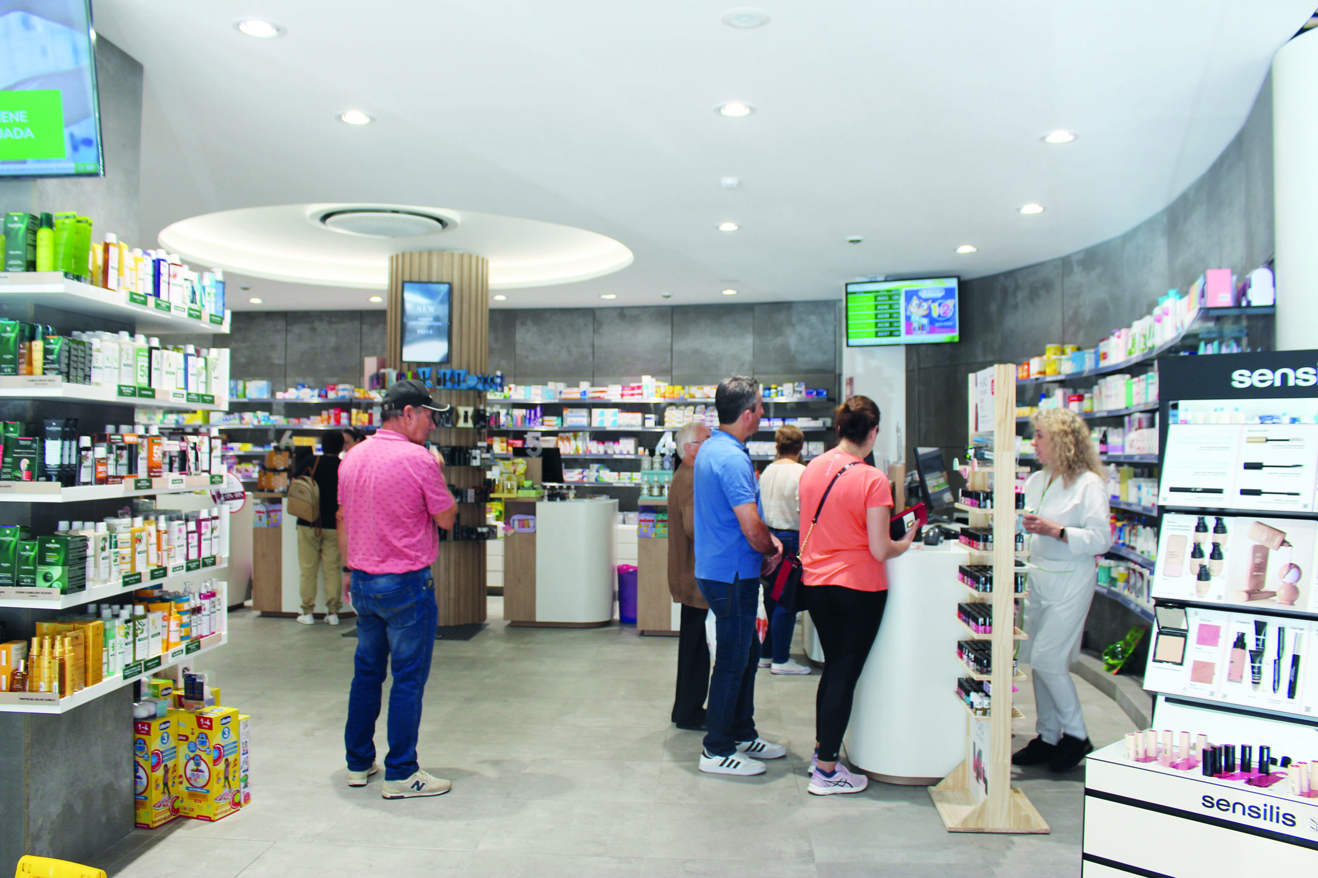 Campanha de vacinação contra Gripe e Covid arranca com grande adesão nas farmácias