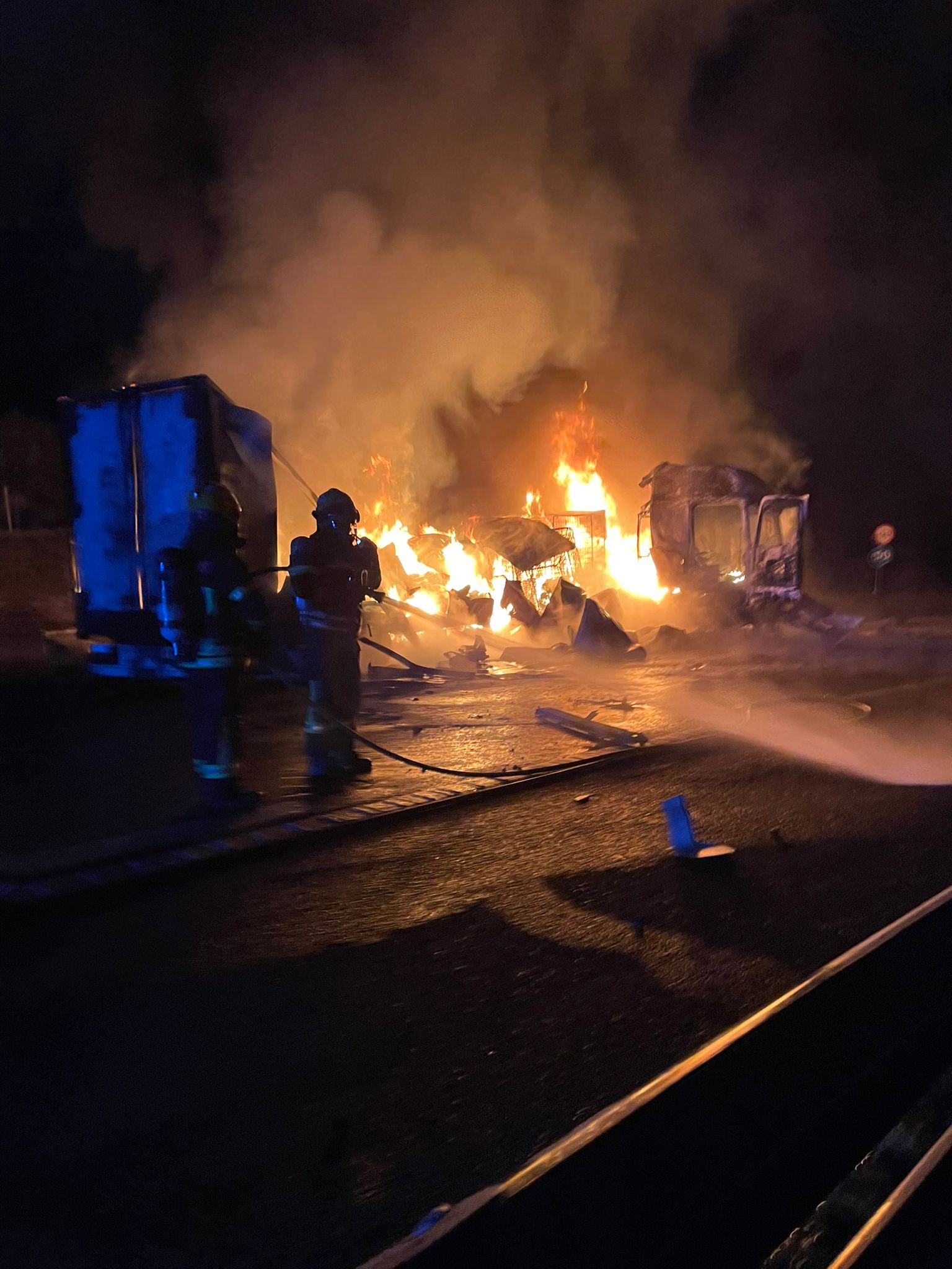 Acidente entre dois camiões provoca um morte no A4 perto de Lamas de Orelhão