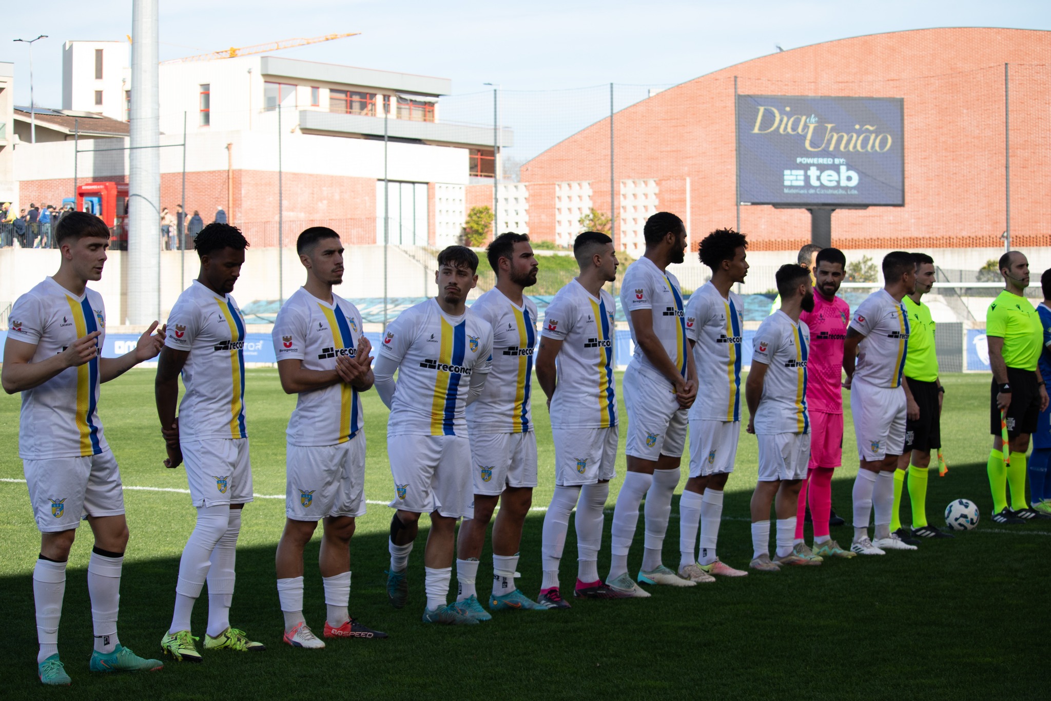 Desportivo de Bragança perde na visita ao Paredes e mantém-se no terceiro lugar