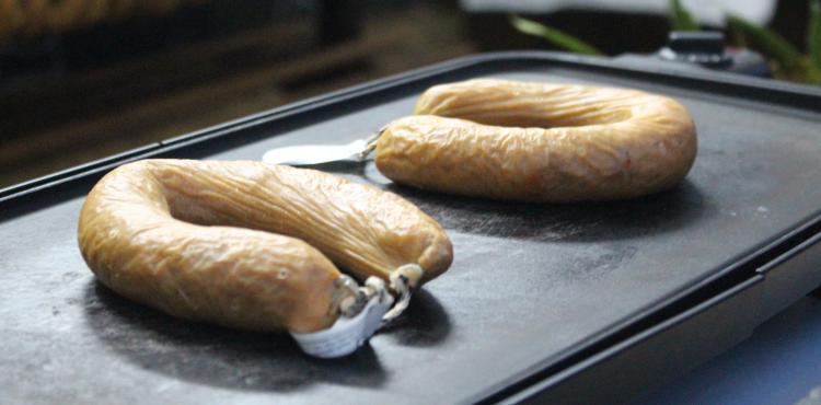 Alheira gera mais de 700 postos de trabalho e 30 milhões de euros em Mirandela mas poucas são IGP