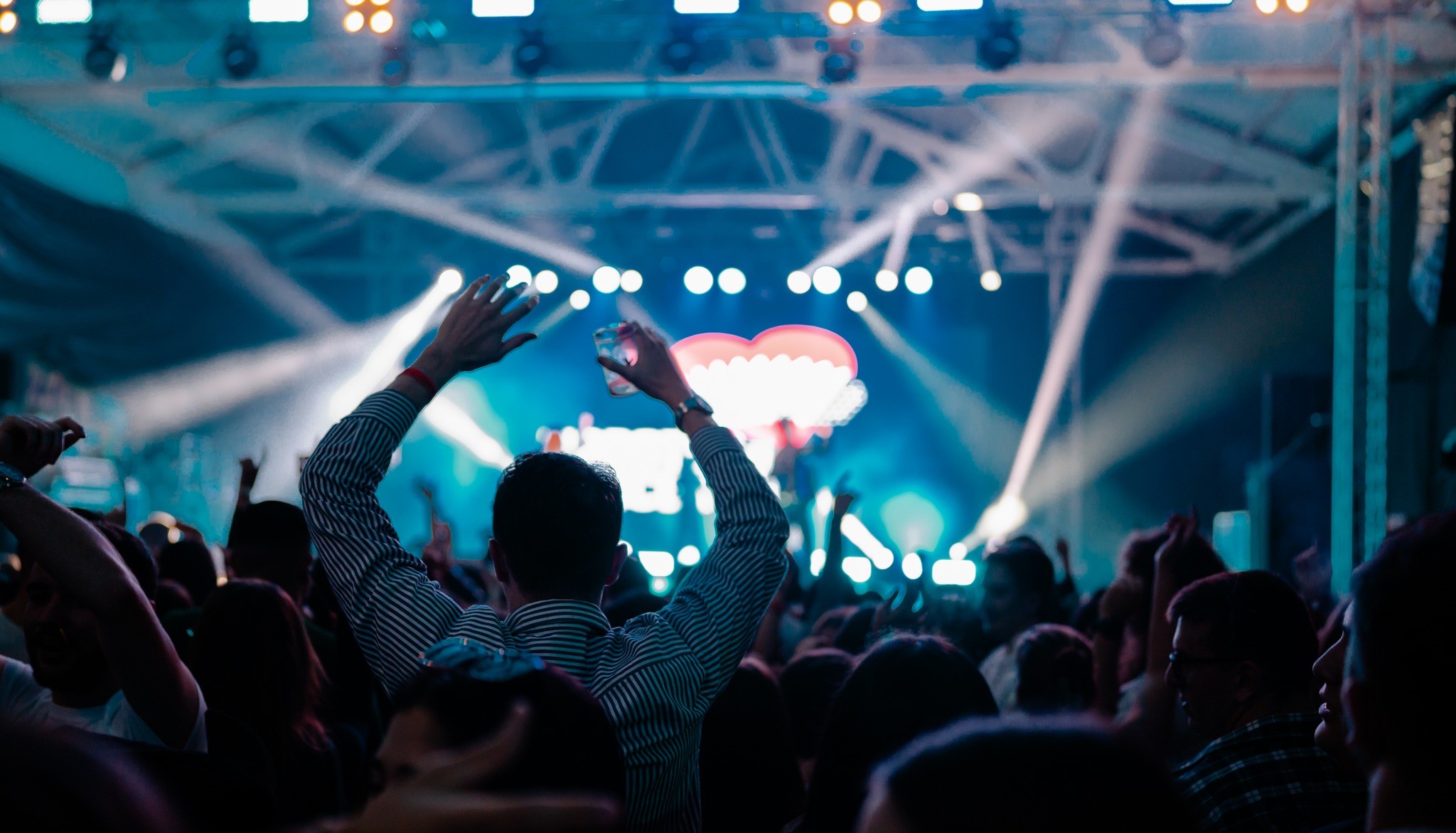 Jovens em situação de risco na Semana Académica têm equipa a quem podem pedir ajuda