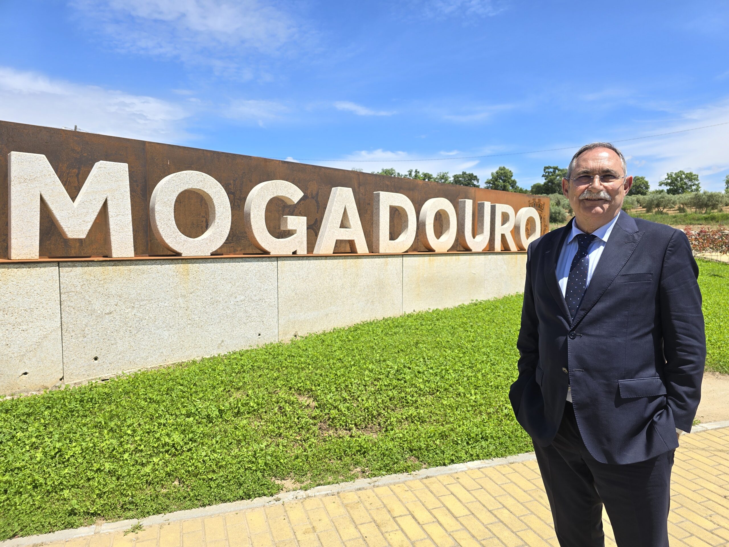 Um ano de Mogadouro cidade